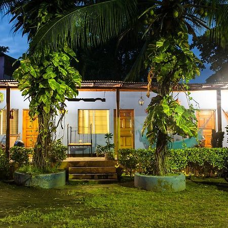 Hotel Hamacas Rivas Exterior photo